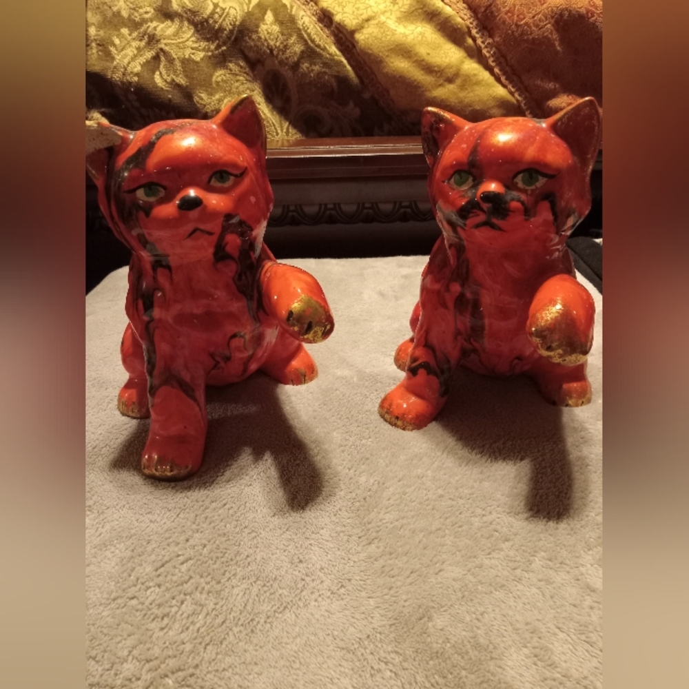 Good fortune cats